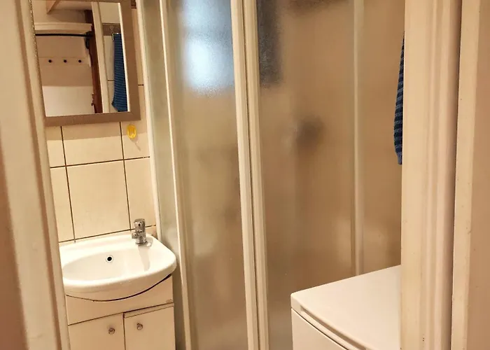 Mieszkanie Dwupokojowe Z Osobna Kuchnia Apartman